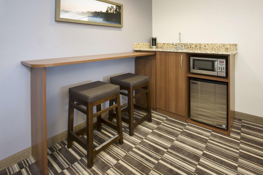 Quality Inn & Suites Caldwell I-77 Exteriér fotografie